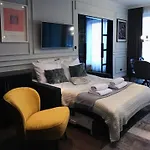 Harmonica Apartment - Trynitarska 6 Street